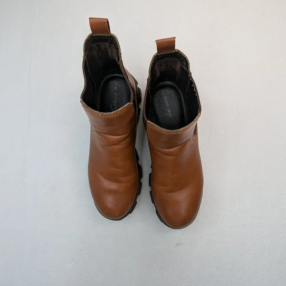 Circus by Sam Edelman Tan Chelsea Lug Sole Boots Size 10